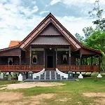 Oyo Home 90745 Desa Balqis Beach Resort